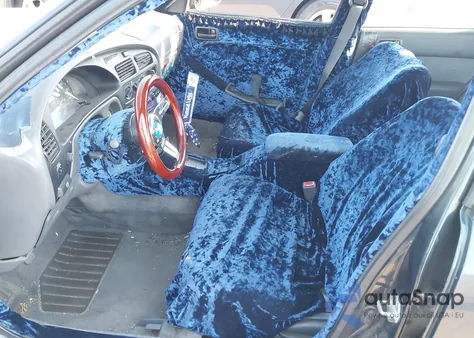 1994 Toyota Camry Le из США, поврежденный, VIN 4T1GK12W8RU037928